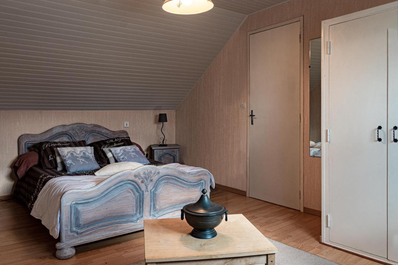 Chambres D Hotes Les Papillons Évron Buitenkant foto